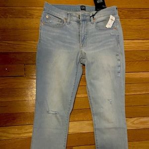 Light Wash Gap Skinny Jeans with Tags!!